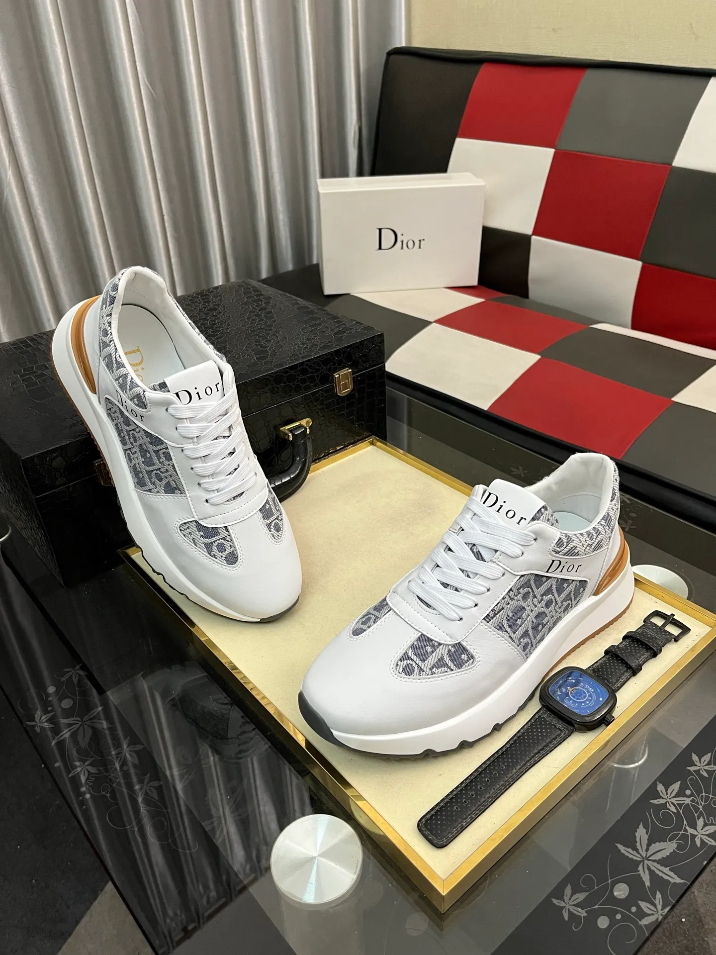 Men's Men's Shoes 💰458⌚️⌚️Dior [Dior] men's casual and trendy shoes are on the market! Strong British fashion style, the upper is made of nubuck leather with printed fabrics, comfortable pigskin lining, and original molded outsole. Designed by European and American masters, the perfect shape creates high quality, super versatile and very comfortable. High-end without losing taste, fashionable and novel! Code number: 38～443️⃣Colors available